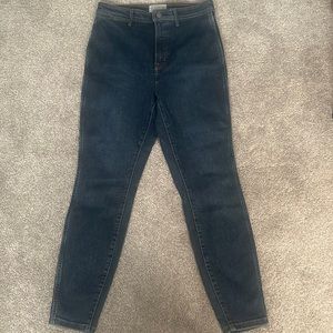 EVERLANE high waisted jeans. Size 31